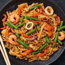 Рисова локшина з морепродуктами Рисова локшина з морепродуктами